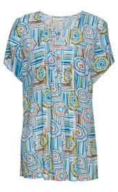 Viskose-Tunika mit kurzen Ärmeln, Rundhalsausschnitt und Knopfleiste, buntes abstraktes Muster in Blau, Weiß, Gelb, Orange und Schwarz, locker geschnitten, angenehmer Sommerstoff