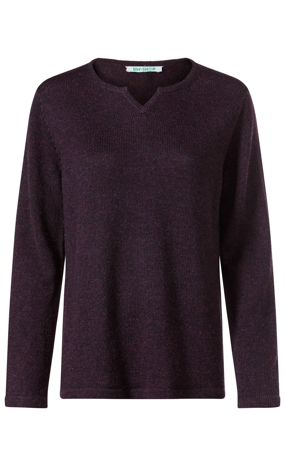 Dunkelvioletter Alpaka-Pullover mit langem Arm, Rundhalsausschnitt mit kleinem V-Detail, feine Strickstruktur, gerade geschnitten, schlichtes Design, isolierter weißer Hintergrund