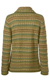 Rückansicht eines langärmligen Alpaka-Pullovers mit mehrfarbigem, gestreiftem Muster in Grün-, Braun- und Beigetönen, geripptem Kragen und Bündchen, weich und warm gestrickt