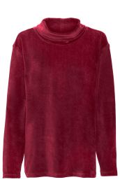 Baumwoll-Shirt in dunkelrot, langärmlig, mit hohem Kragen, schlichte Oberfläche, enger Schnitt, weicher Stoff, Frontansicht ohne Muster oder zusätzliche Verzierungen, ideal für den Herbst und Winter.