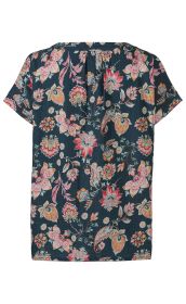 Baumwoll-Bluse mit kurzem Arm, dunkelblauem Grundstoff, florales Muster in Rosa, Orange, Blau und Creme, lockerer Schnitt, leichter Faltenwurf am oberen Rückenbereich