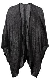 schwarze, leicht transparente Viskose-Stola mit lockerem, grobmaschigem Strickmuster, asymmetrischem Schnitt und fließender Form, ohne Muster, leicht gewellter Saum