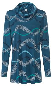 Damen-Langarmshirt mit weitem Rollkragen, dunkelblau mit abstraktem, wellenförmigem Muster in Weiß, Hellblau und Türkis, locker fallend, vorne sichtbar, ohne weitere Accessoires oder Hintergrund.