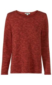Baumwoll-Pullover in melierter roter Farbmischung, langärmlig, rundhalsausschnitt, schlichte Passform, feiner Strick, unifarben mit leicht strukturiertem Muster, geeignet für Alltag und Freizeit.