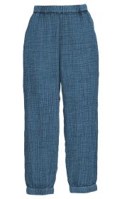 Blaue Baumwoll-Hose mit elastischem Bund, strukturierter Oberfläche, geradem Schnitt und elastischen Bündchen am Beinabschluss.