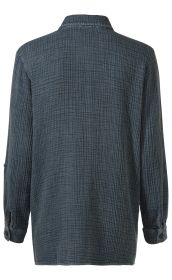 Baumwoll-Bluse in Dunkelblau mit feinem kariertem Muster, Rückansicht, langärmlig mit Manschetten und Knöpfen, locker geschnitten, umgeschlagener Hemdkragen