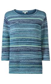 Baumwoll-Pullover mit Rundhalsausschnitt und 3/4-Ärmeln, gestrickt in melierten Blautönen mit hellgrünen und dunkelblauen Querstreifen, gerader Saum, Größenetikett sichtbar