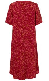 Rückansicht eines knielangen Viskose-Kleids mit kurzen Ärmeln, rot mit gelb-goldfarbenem floralen Muster, locker fallende Passform, abgerundeter Saumabschluss